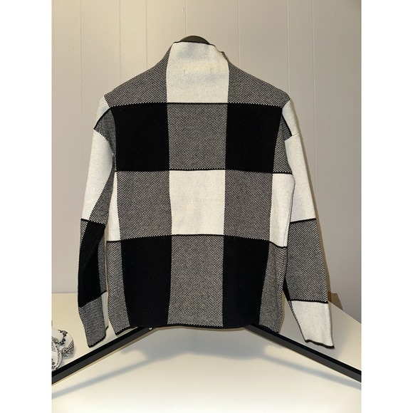 Tahari Sweaters - TAHARI Mock Neck Turtleneck Pullover Sweater White, Black  Plaid Size S
